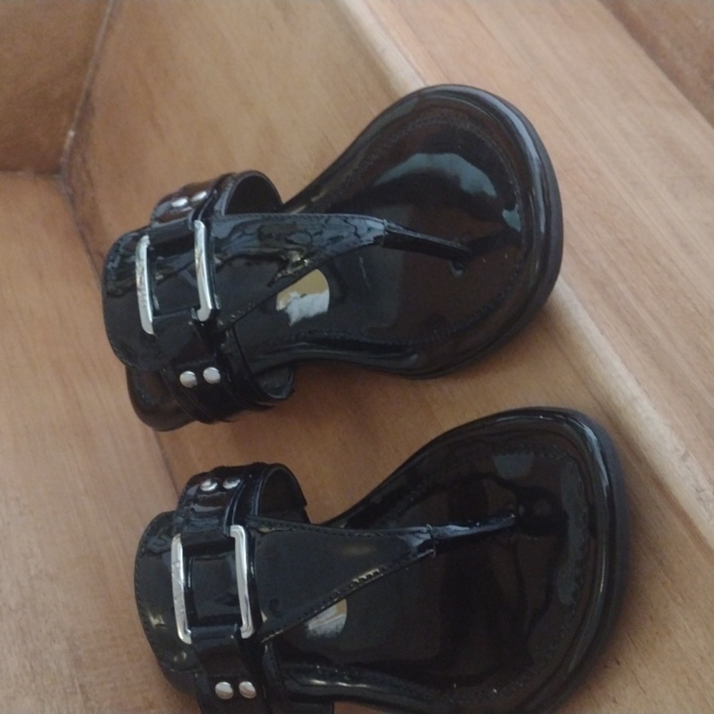 NEW UNISA manmade black patent sandals size 8